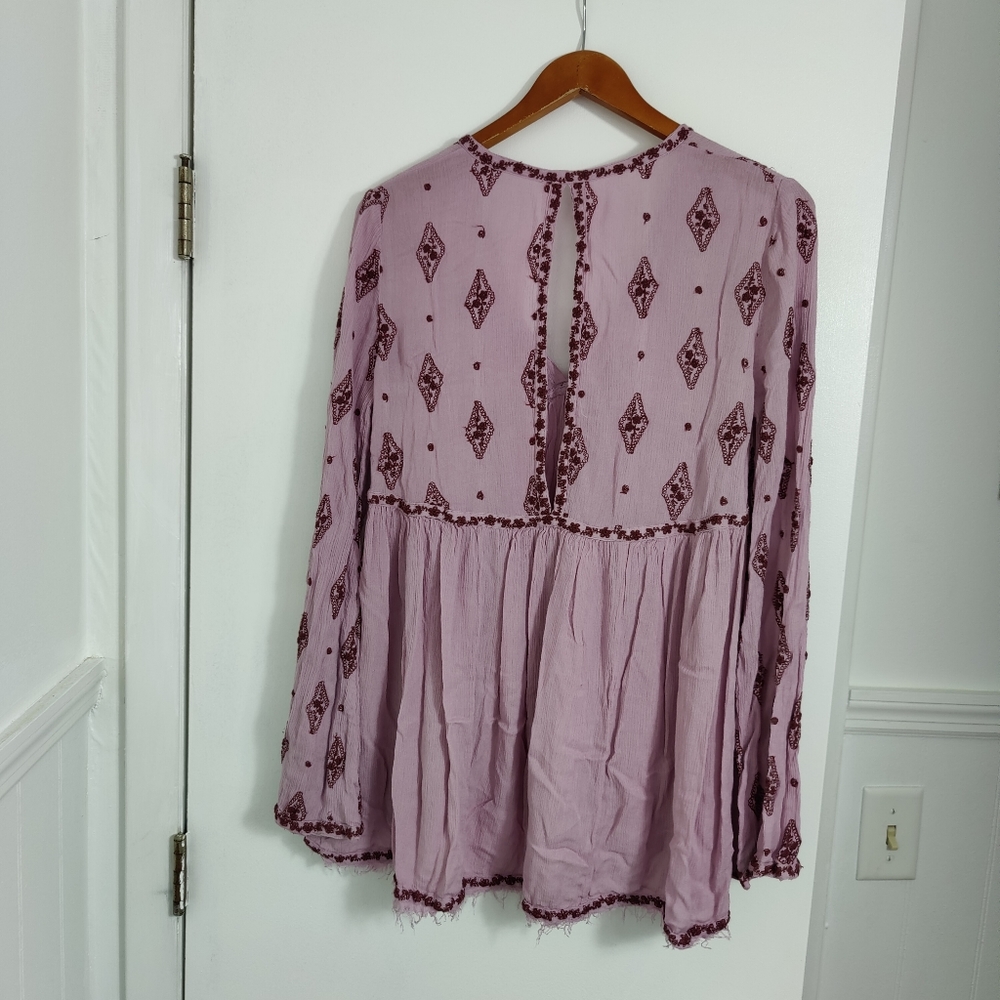 Free People Embroidered Bell Sleeve Keyhole Boho Bohemian Flowy Top Shirt - Picture 6 of 10